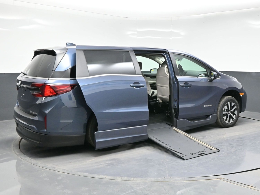 New 2026 Honda Odyssey EX-L - BraunAbility Side Entry Entry In Floor Automatic Ramp