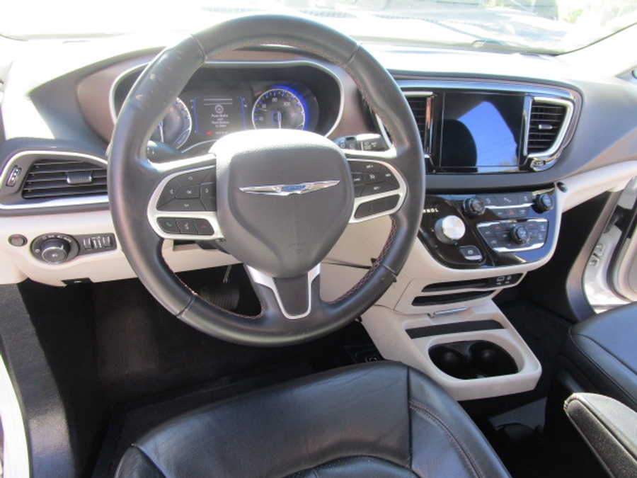 Used 2018 Chrysler Pacifica Touring L - VMI Side Entry Entry In Floor Automatic Ramp