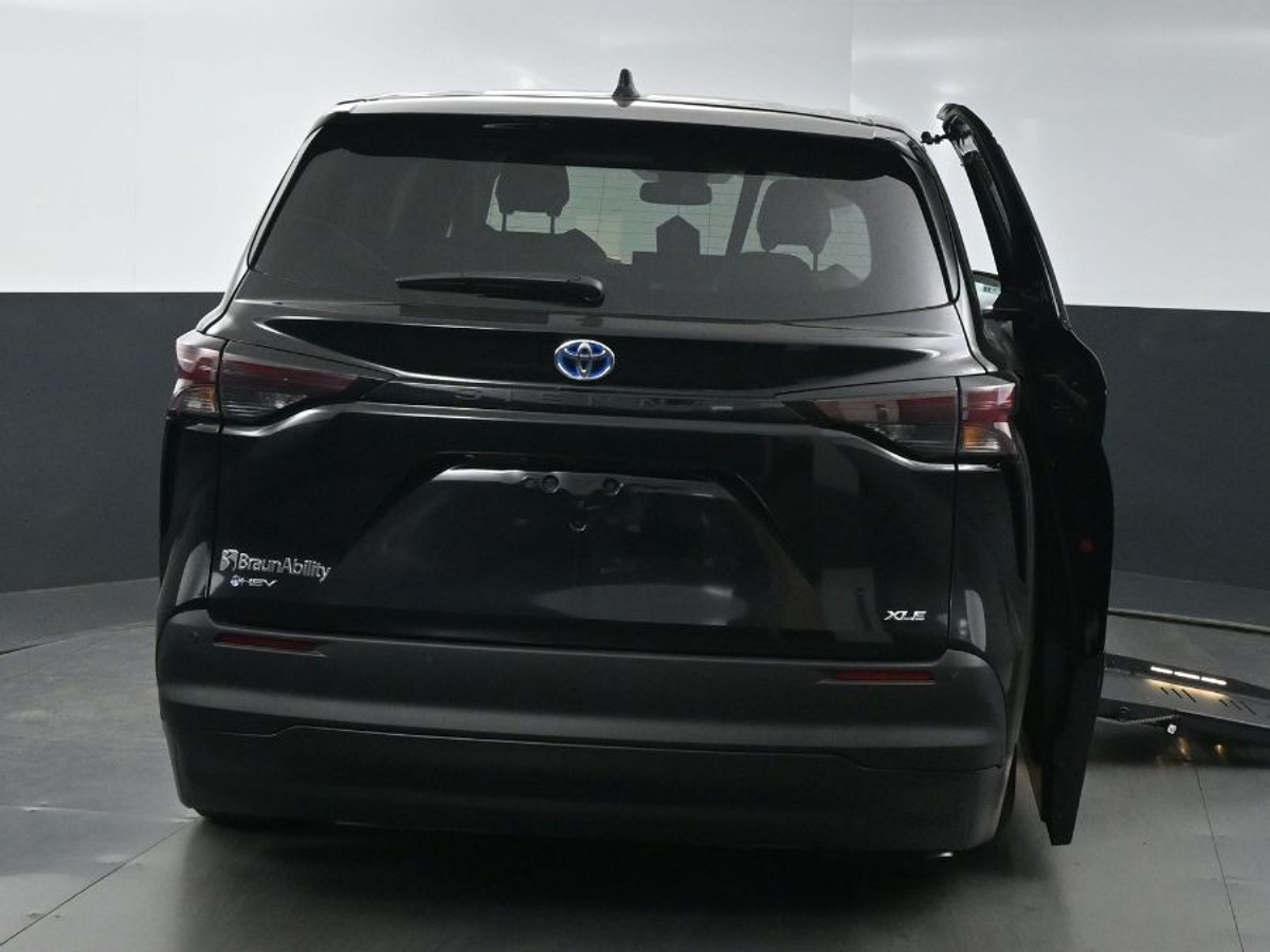 2025 TOYOTA SIENNA - Image 7