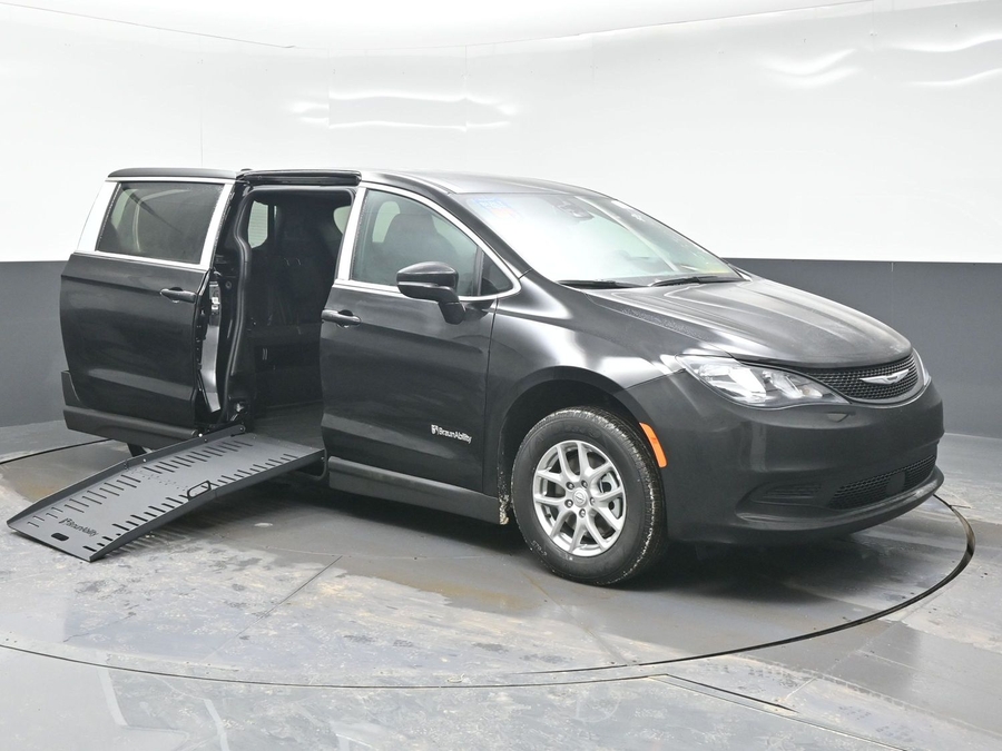 New 2026 Chrysler Voyager LX - BraunAbility Side Entry Entry Fold Out Manual Ramp