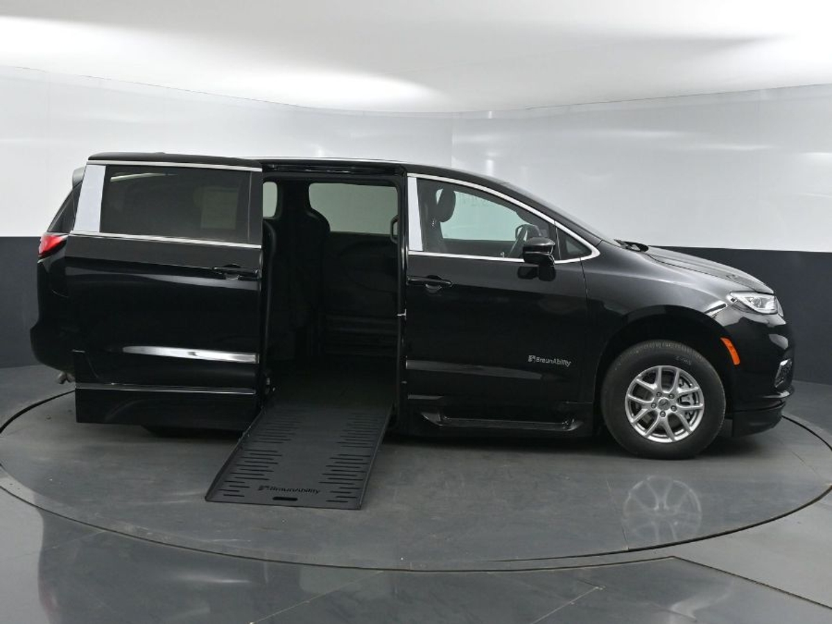Black Chrysler Pacifica with Side Entry Automatic Fold Out ramp