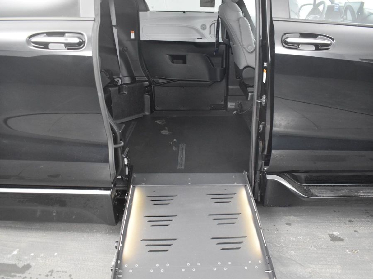 2025 TOYOTA SIENNA - Image 12