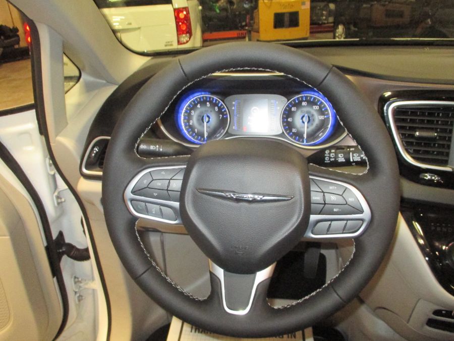 2022 CHRYSLER VOYAGER - Image 12