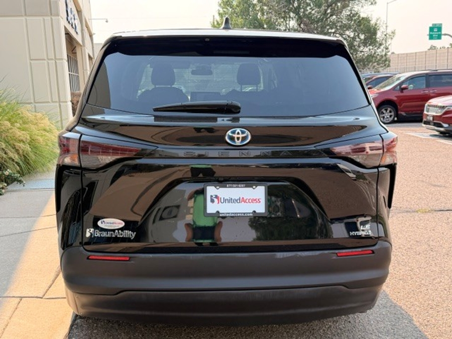 Used 2024 Toyota Sienna Hybrid LE - BraunAbility Side Entry Fold Out Automatic Ramp
