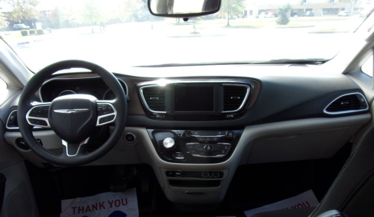 2023 CHRYSLER VOYAGER - Image 9