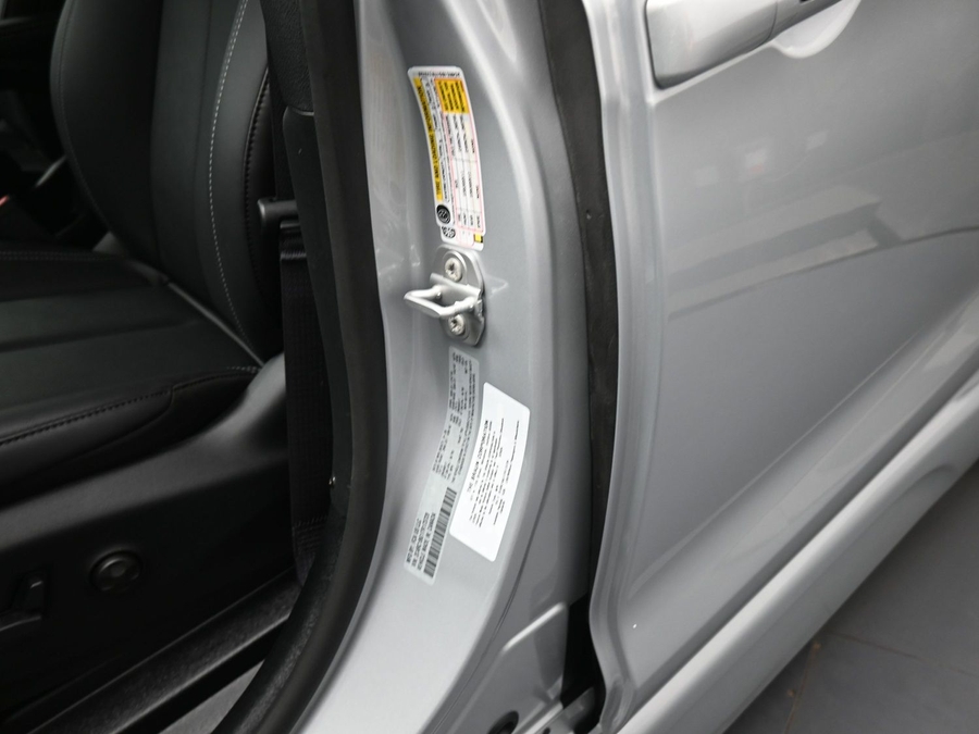 New 2026 Chrysler Pacifica Select Safety - BraunAbility Side Entry Fold Out Automatic Ramp