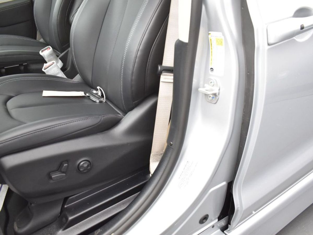 2024 CHRYSLER PACIFICA - Image 9