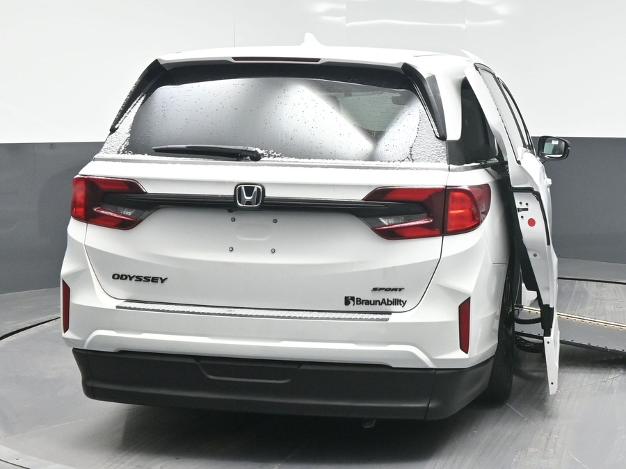 New 2026 Honda Odyssey Sport - BraunAbility Side Entry In Floor Automatic Ramp