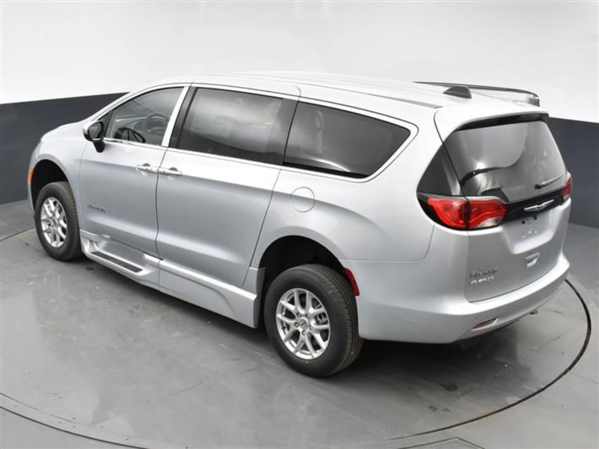 2023 CHRYSLER VOYAGER - Image 23