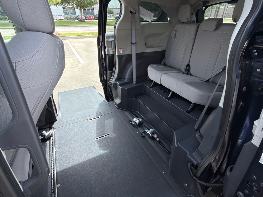 Used 2023 Toyota Sienna Hybrid LE - VMI Side Entry In Floor Automatic Ramp