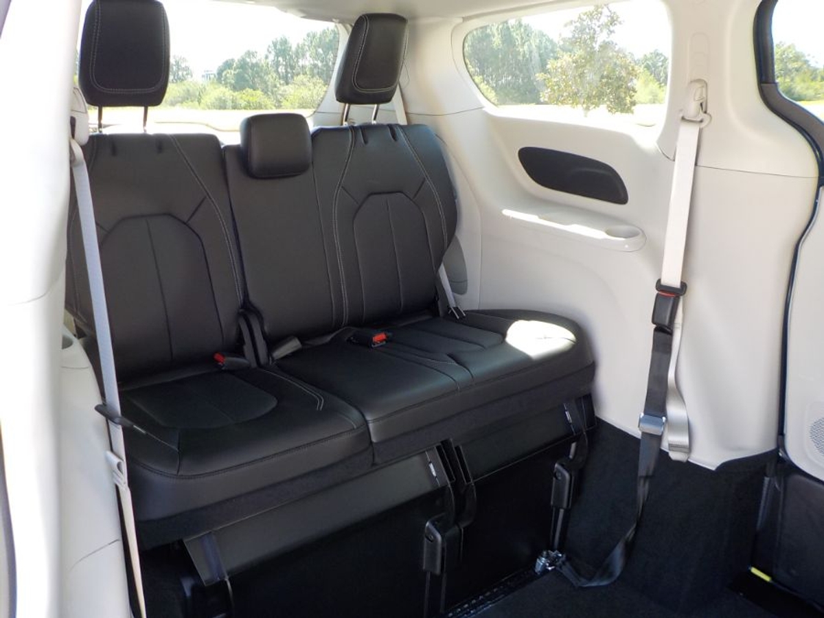 2024 CHRYSLER PACIFICA - Image 35