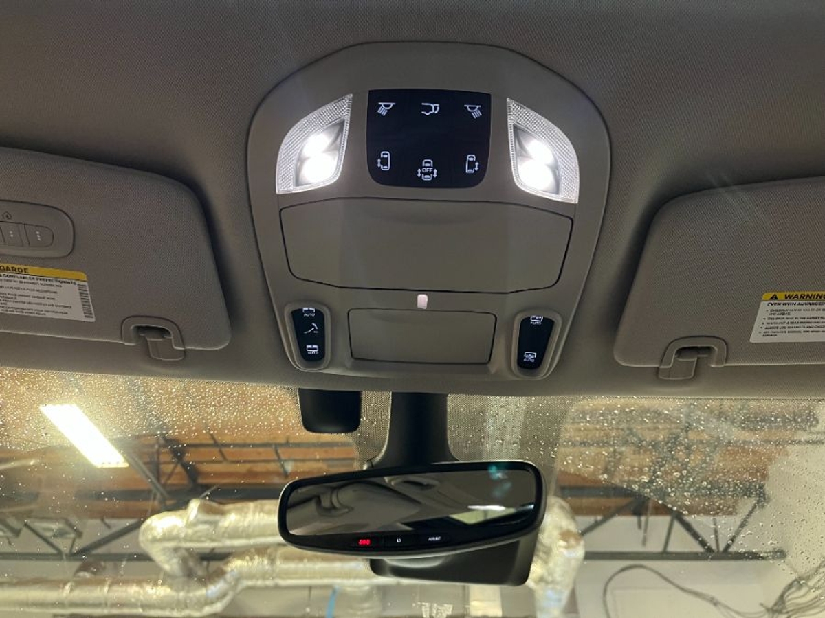 2018 CHRYSLER PACIFICA - Image 12