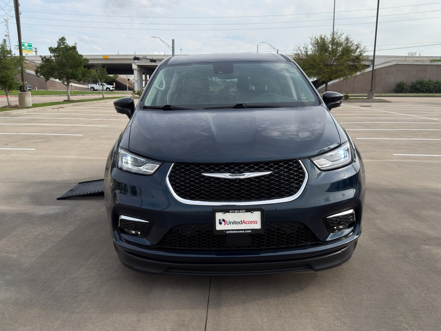 Used 2024 Chrysler Pacifica Touring L - BraunAbility Side Entry Entry In Floor Automatic Ramp