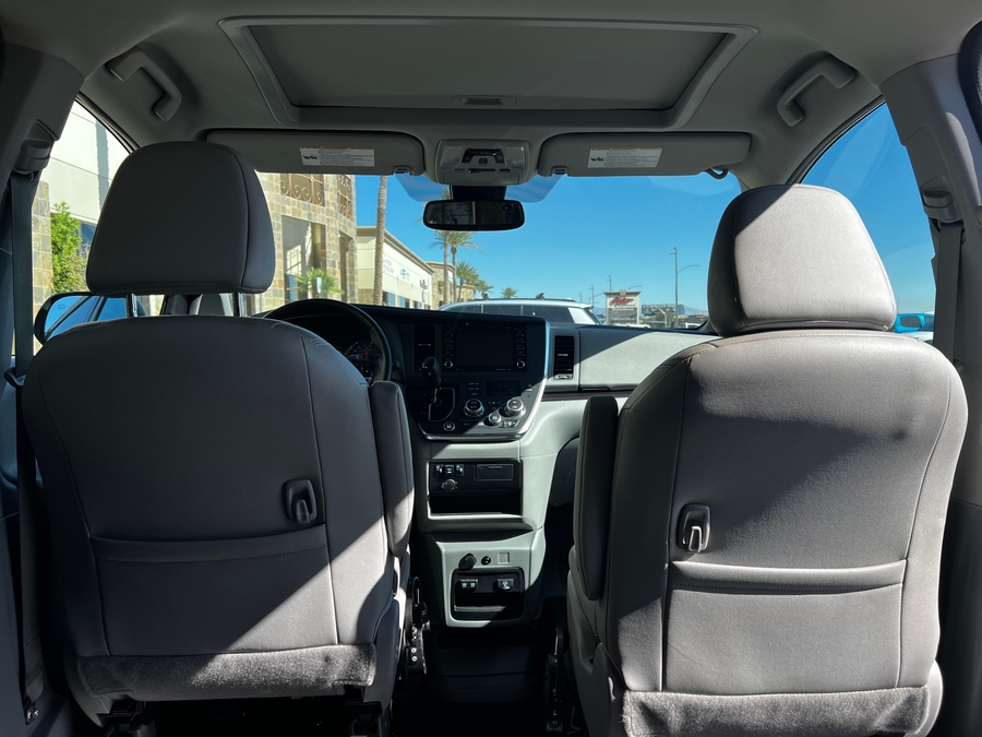 Used 2018 Toyota Sienna XLE NY - BraunAbility Side Entry Entry Fold Out Automatic Ramp