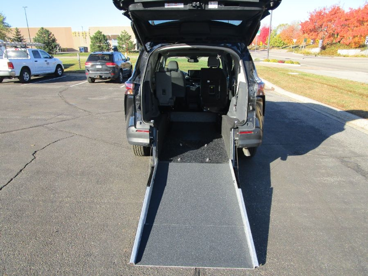 2024 TOYOTA SIENNA - Image 5