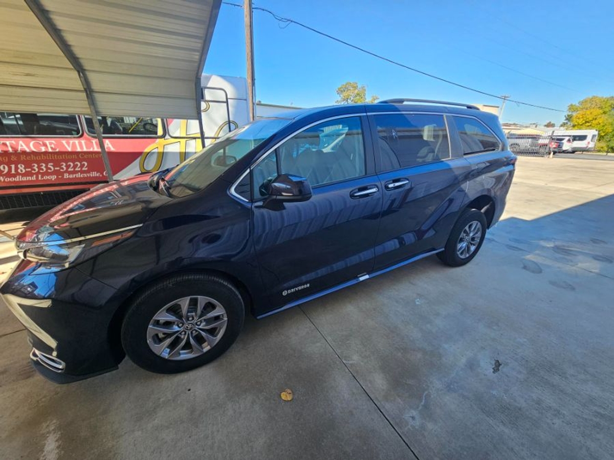 2024 TOYOTA SIENNA - Image 13