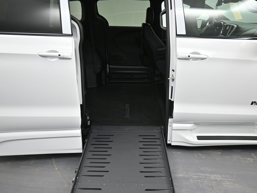 New 2026 Chrysler Pacifica Select Sport - BraunAbility Side Entry Entry Fold Out Automatic Ramp