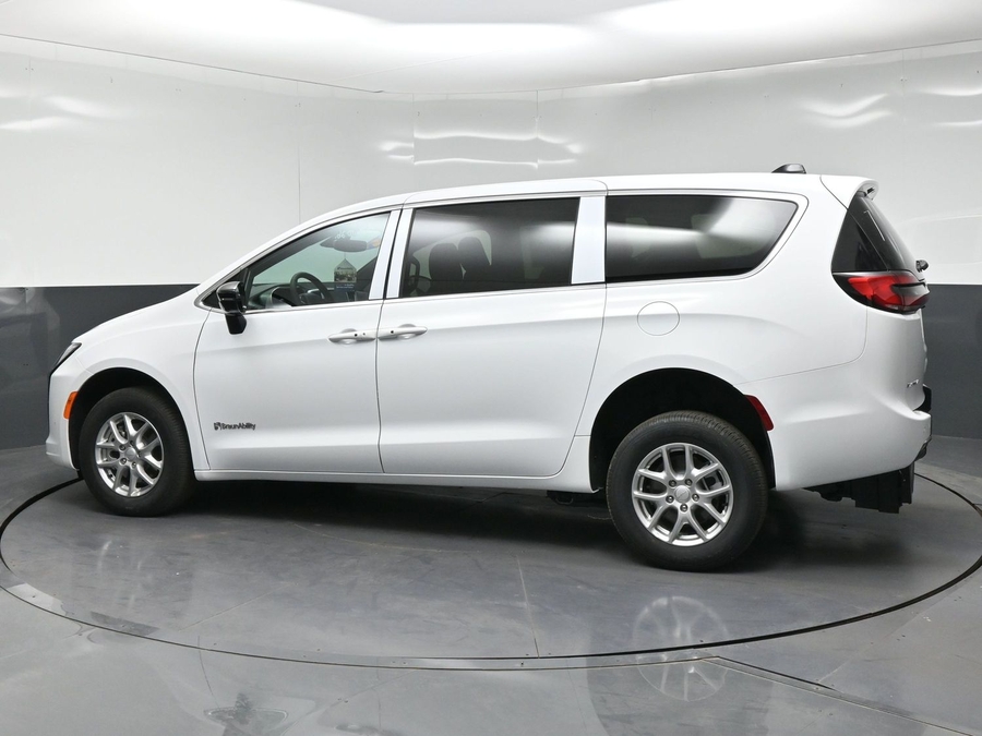 White Chrysler Pacifica image number 2