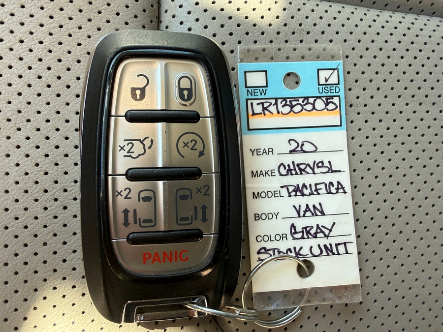 Used 2020 Chrysler Pacifica Limited - BraunAbility Side Entry Entry In Floor Automatic Ramp