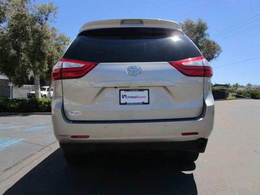 Used 2016 Toyota Sienna XLE Base - VMI Side Entry Entry In Floor Automatic Ramp