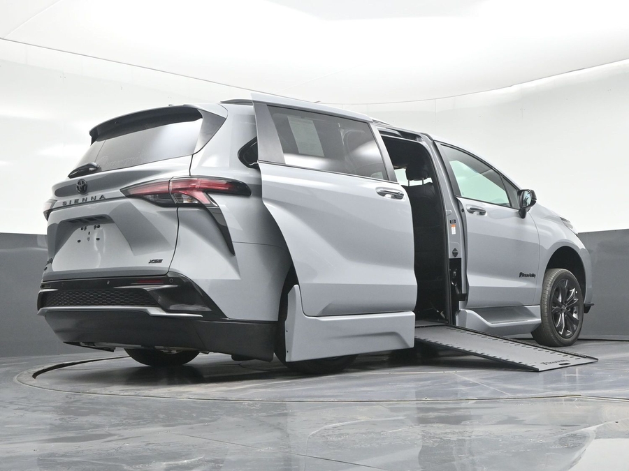 New 2026 Toyota Sienna Hybrid XSE Sport - BraunAbility Side Entry In Floor Automatic Ramp