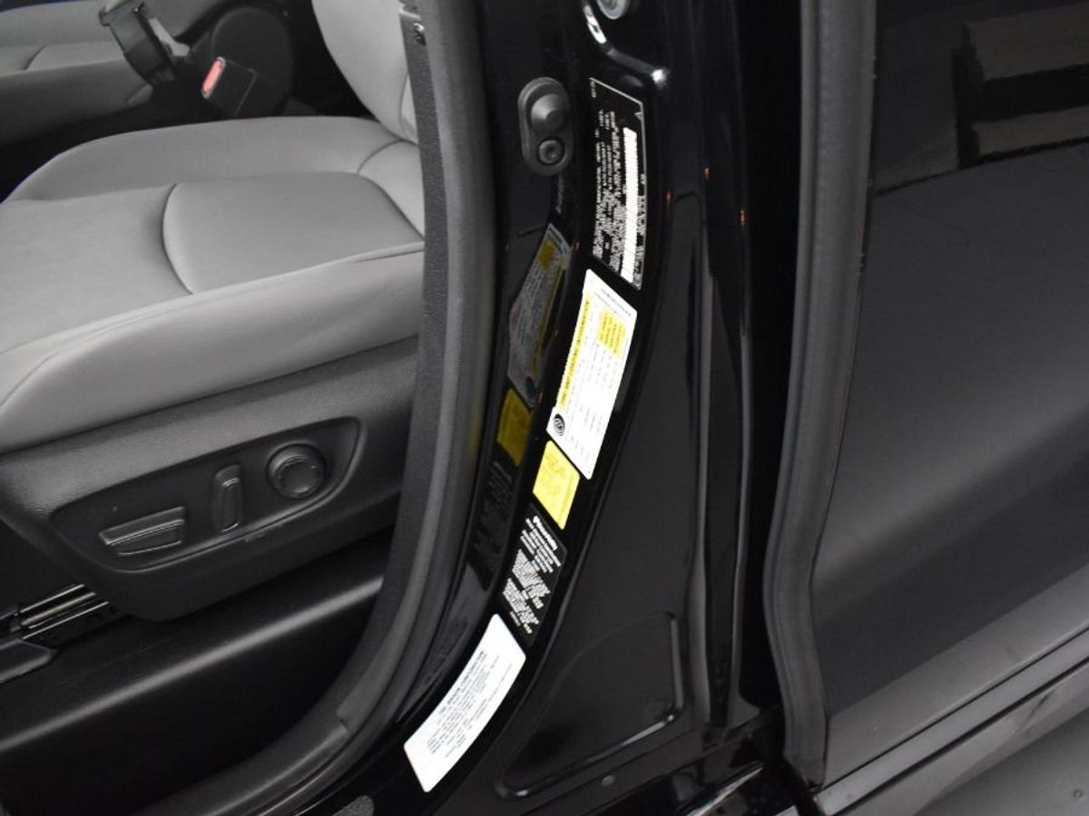 2025 TOYOTA SIENNA - Image 16