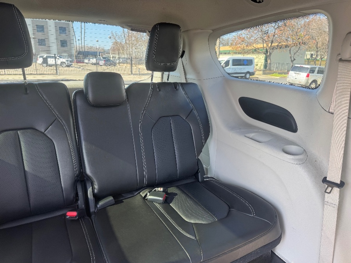 2024 CHRYSLER PACIFICA - Image 10