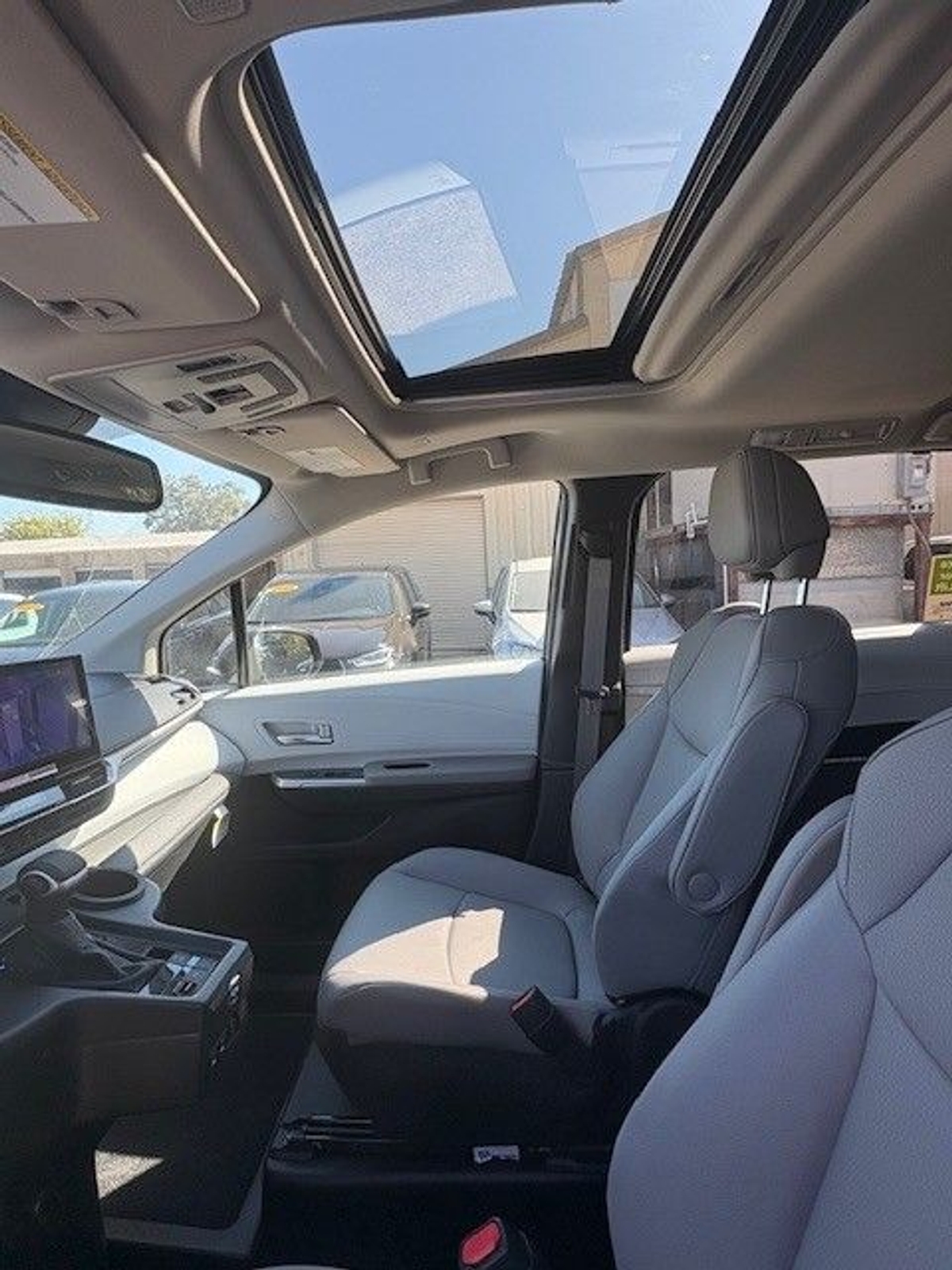 2025 TOYOTA SIENNA - Image 1