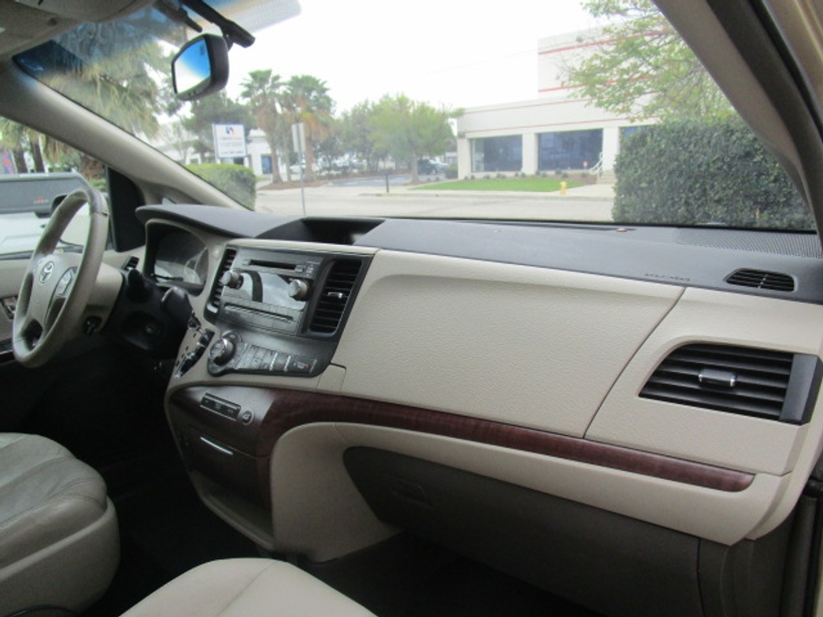 Used 2013 Toyota Sienna XLE Base - VMI Side Entry Entry In Floor Automatic Ramp