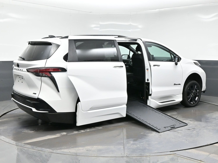New 2026 Toyota Sienna Hybrid XSE Sport - BraunAbility Side Entry In Floor Automatic Ramp