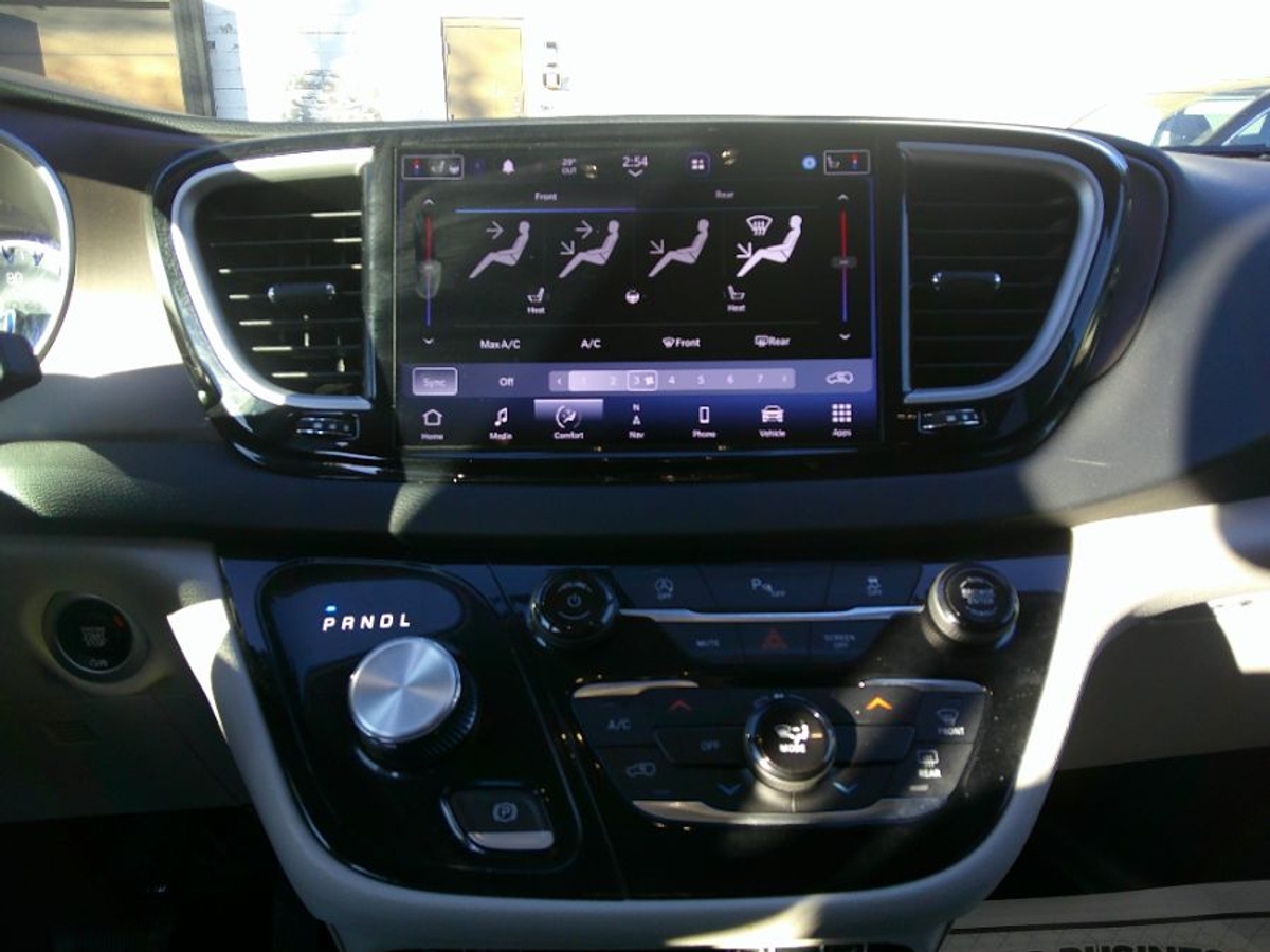 2023 CHRYSLER VOYAGER - Image 14