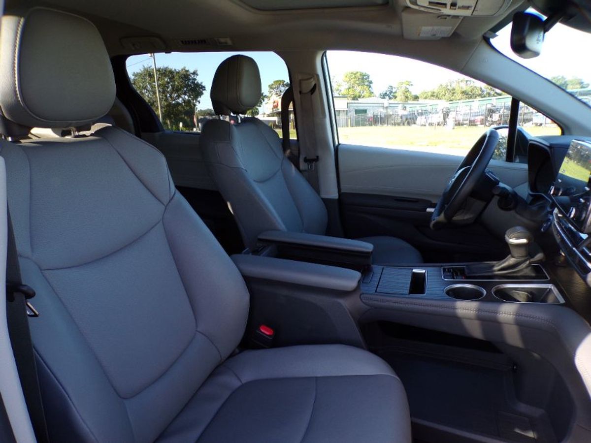 2024 TOYOTA SIENNA - Image 15