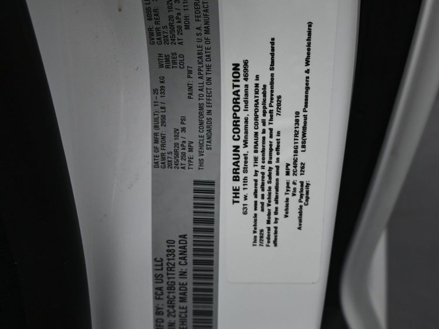 White Chrysler Pacifica image number 9