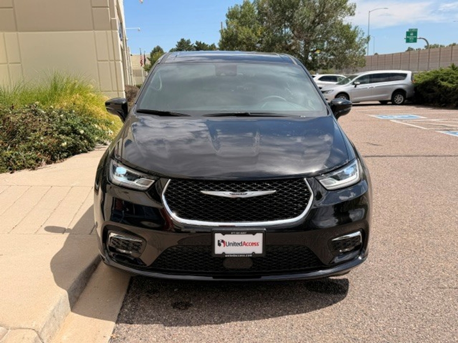 Used 2024 Chrysler Pacifica Touring - Driverge Side Entry Fold Out Automatic Ramp