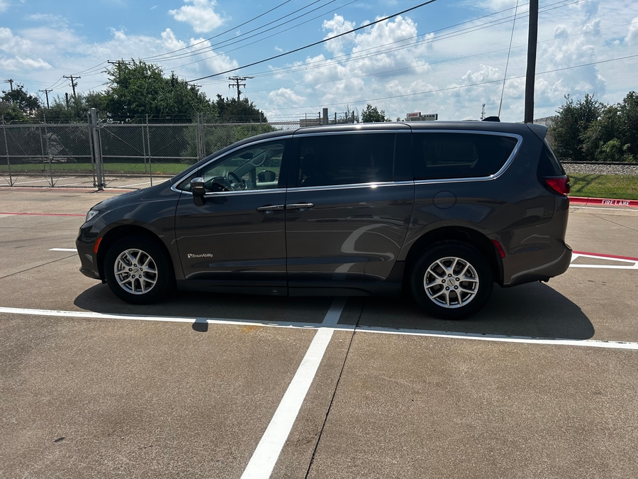Used 2023 Chrysler Pacifica Touring L - BraunAbility Side Entry Fold Out Automatic Ramp