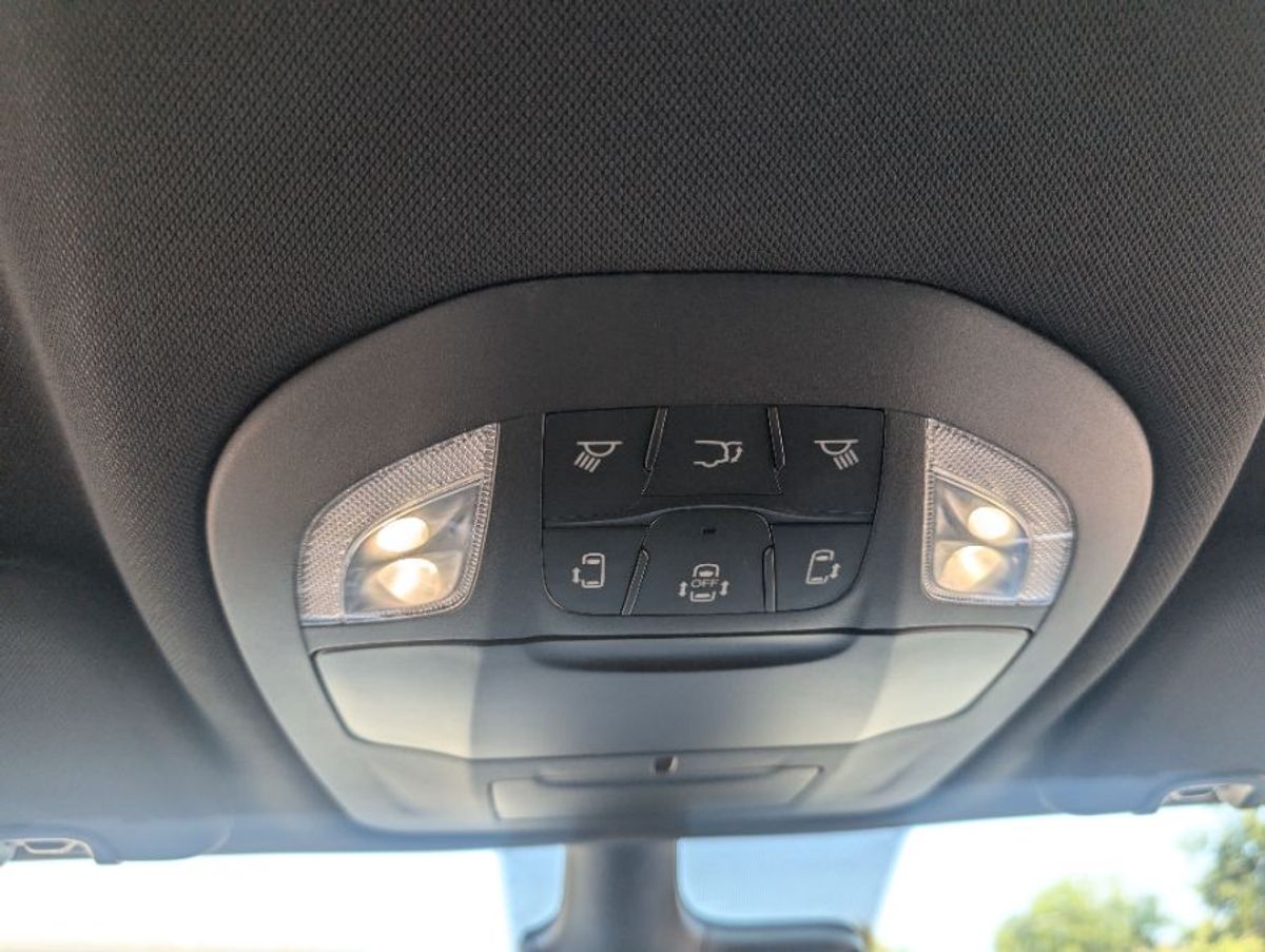 2023 CHRYSLER PACIFICA - Image 10