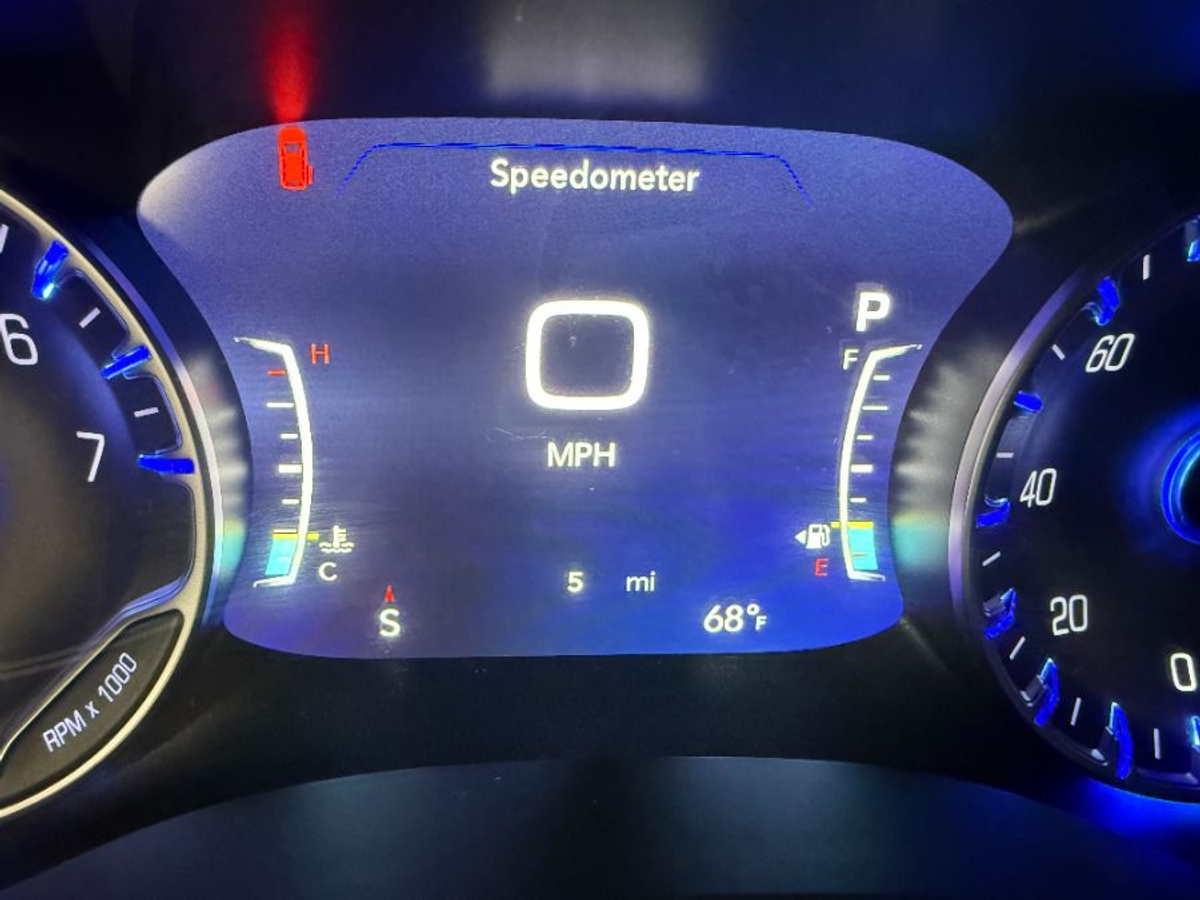 Black Chrysler Pacifica image number 19