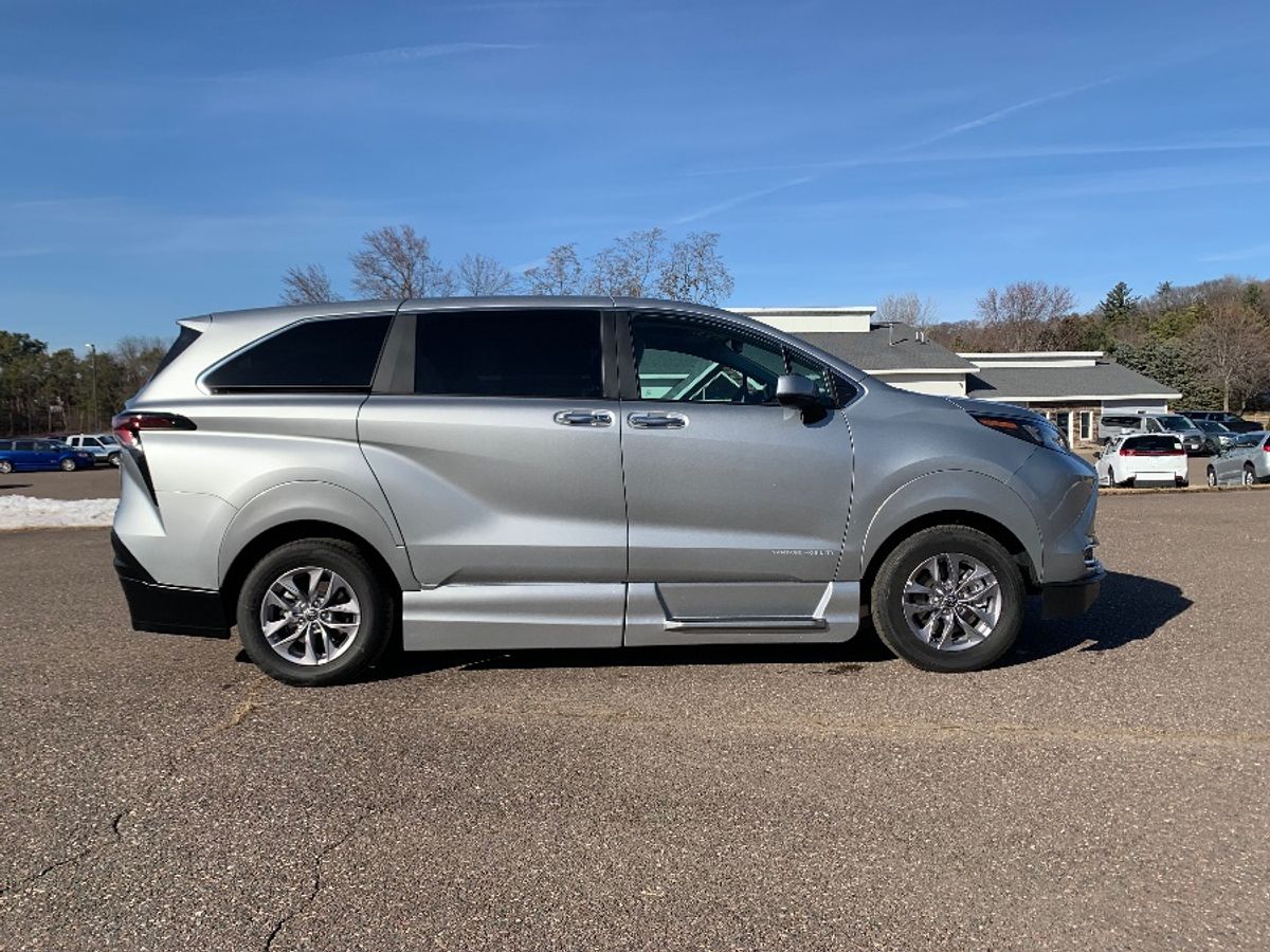 2024 TOYOTA SIENNA - Image 14