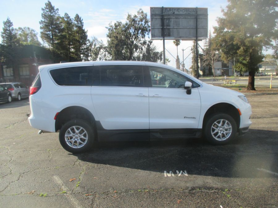 Wheelchair Van 2022 Chrysler Voyager STQ37429 MobilityWorks Commercial