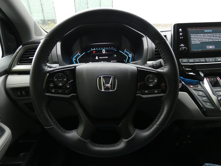 Silver Honda Odyssey with Side Entry Automatic In Floor ramp