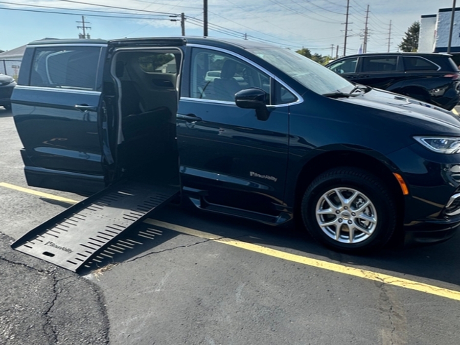 Used 2023 Chrysler Pacifica Touring L Safety - BraunAbility Side Entry Entry Fold Out Automatic Ramp