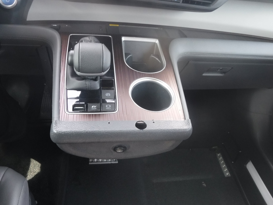 Black Toyota Sienna image number 13