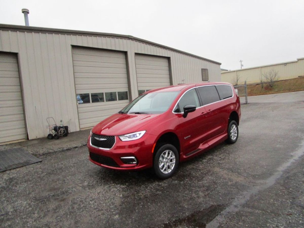 Número de imagen rojo Chrysler Pacifica 3