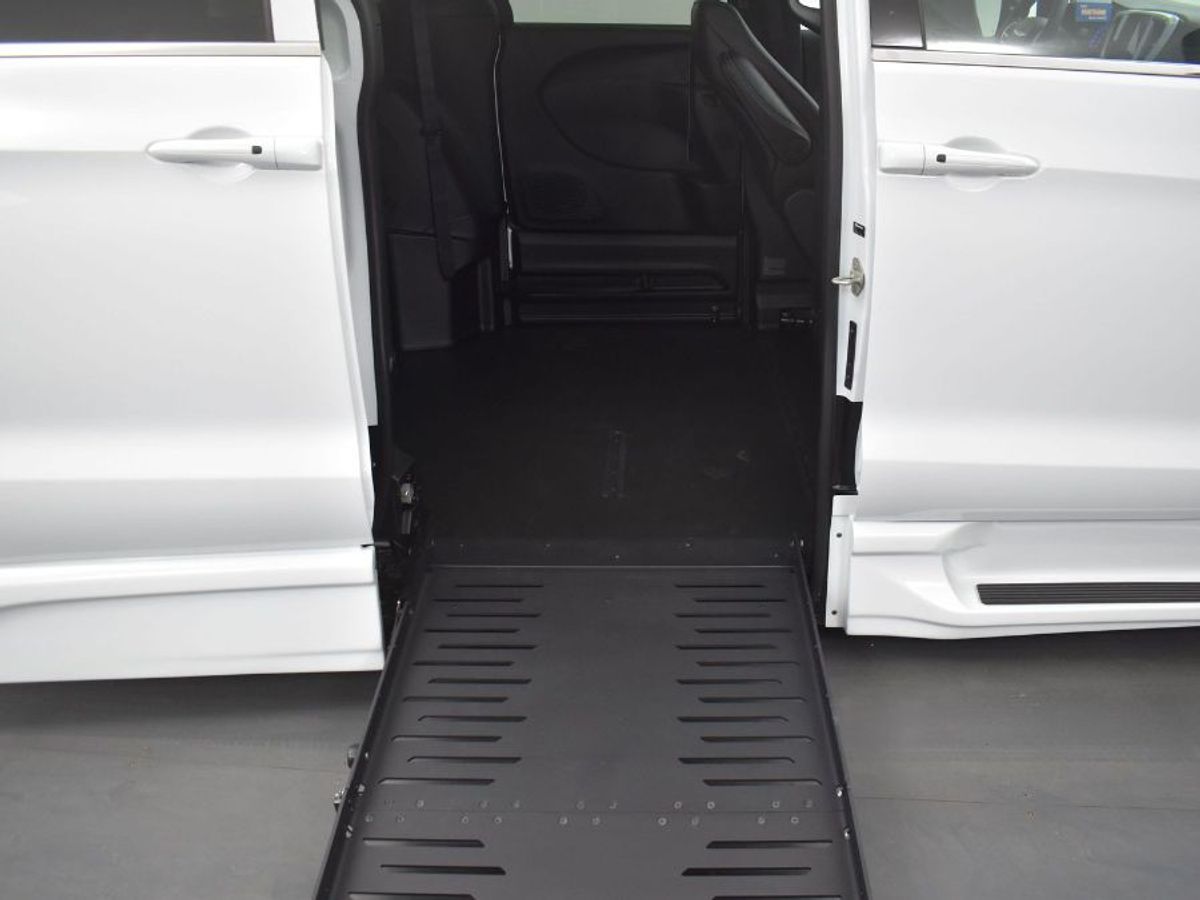 2025 CHRYSLER PACIFICA - Image 5