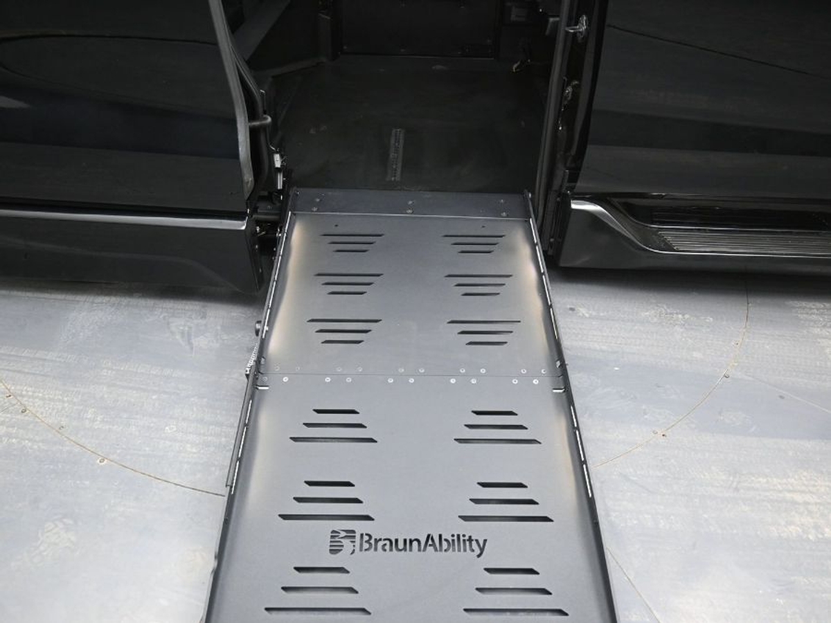 2025 TOYOTA SIENNA - Image 11