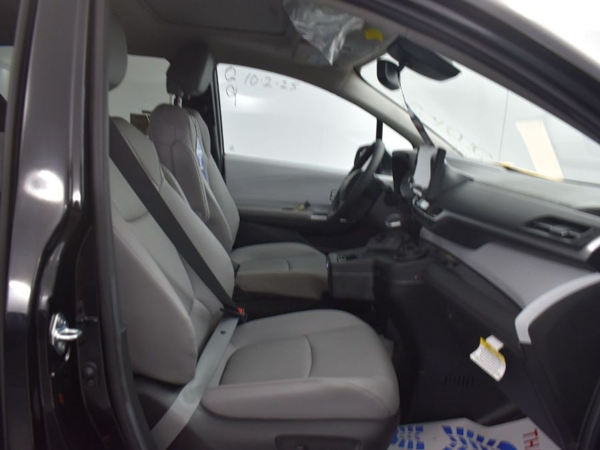 2025 TOYOTA SIENNA - Image 9