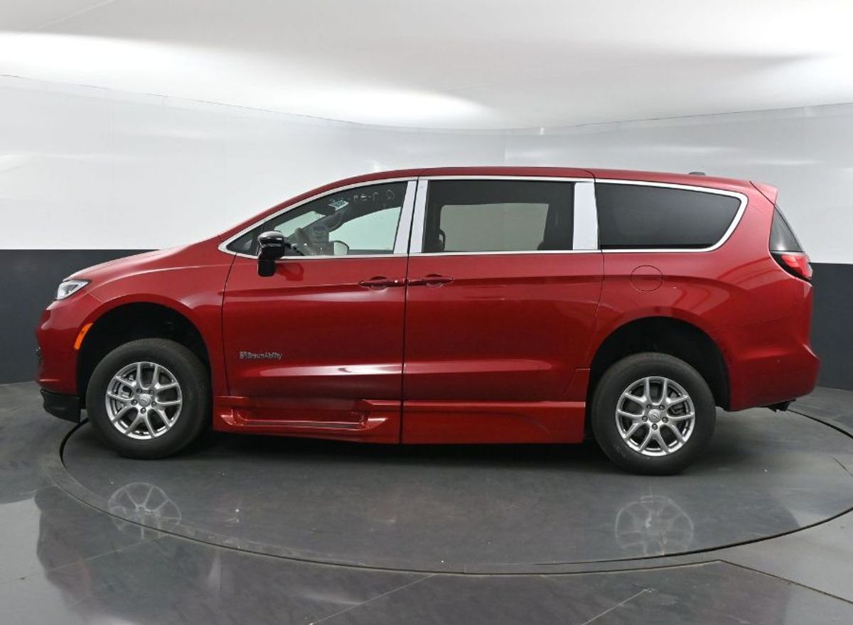 2025 CHRYSLER PACIFICA - Image 4