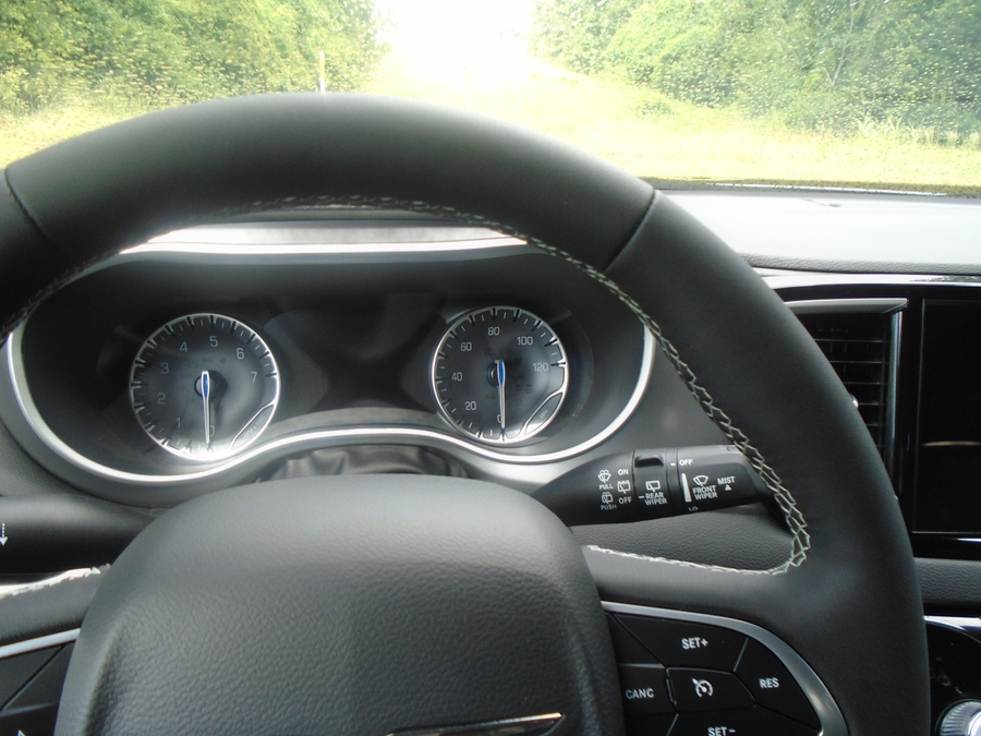 2026 Chrysler Voyager LX - Photo 8