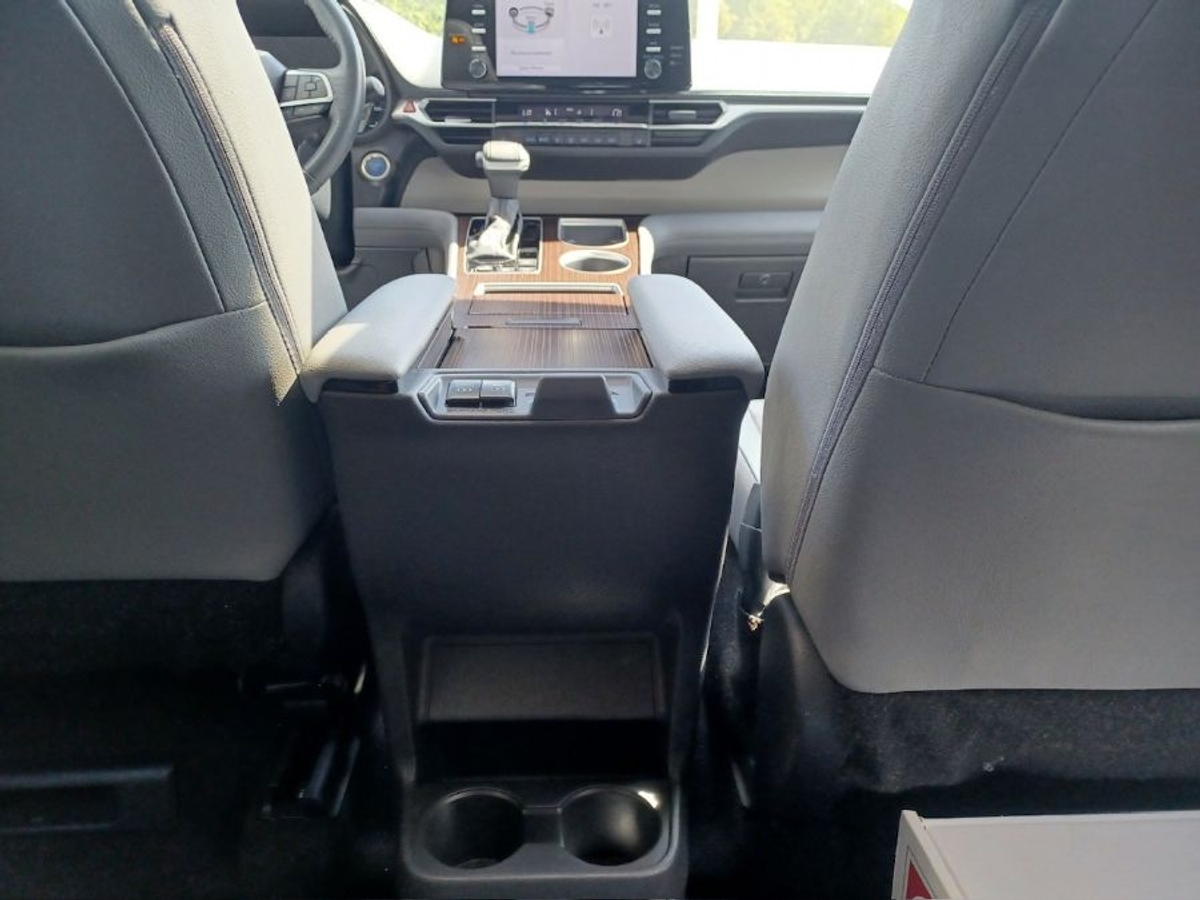 2024 TOYOTA SIENNA - Image 16