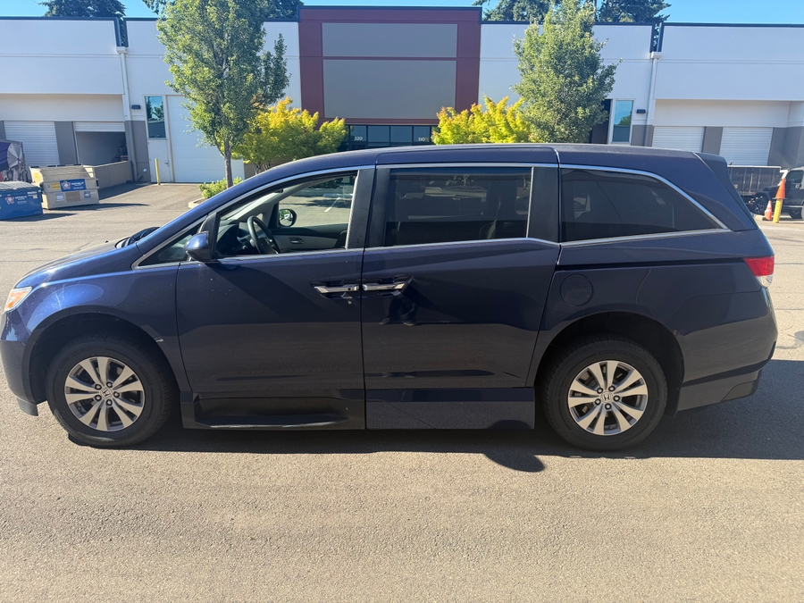 Celestial Blue Metallic Honda Odyssey image number 2